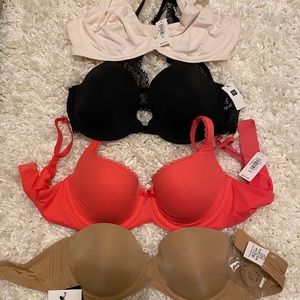 Bras - 4 pairs - all 32C size